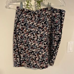 Floral skirt with pockets!